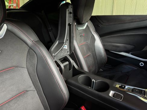 Used 2022 Chevrolet Camaro ZL1 RWD image 26