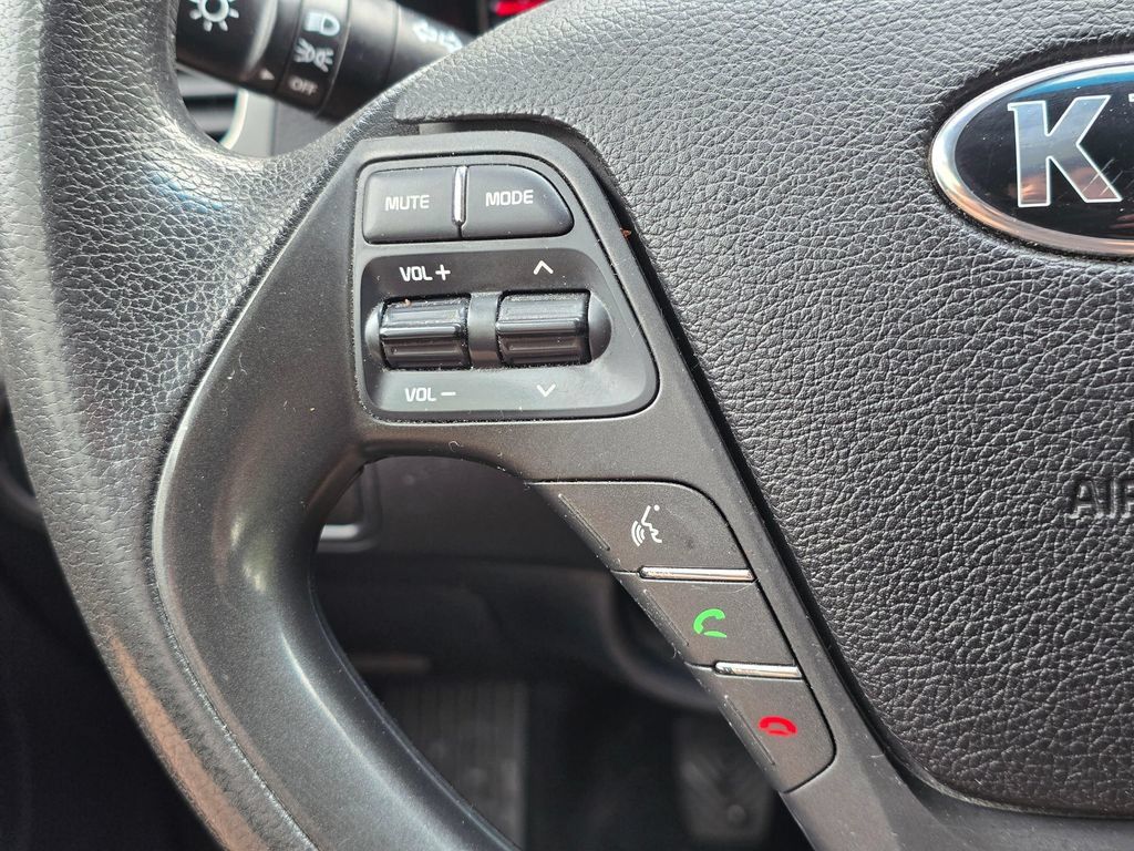 Used 2017 Kia Forte LX FWD image 17