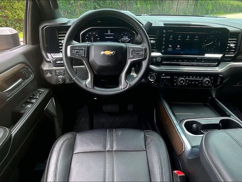Used 2024 Chevrolet Silverado 2500 High Country w/ High Country Premium Package AWD/4WD image 8