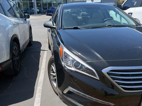 Used 2015 Hyundai Sonata SE w/ Option Group 09 FWD image 7