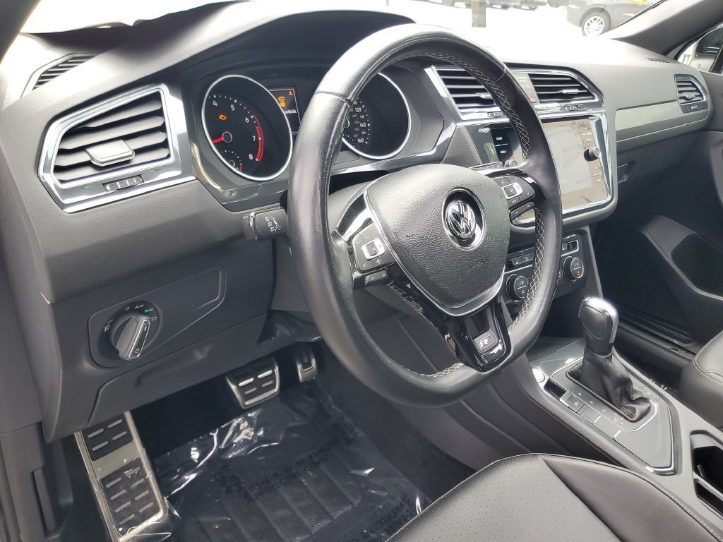 Used 2020 Volkswagen Tiguan SE R-Line FWD image 16