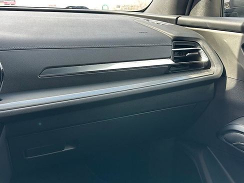 Used 2026 Chevrolet Traverse LT image 25