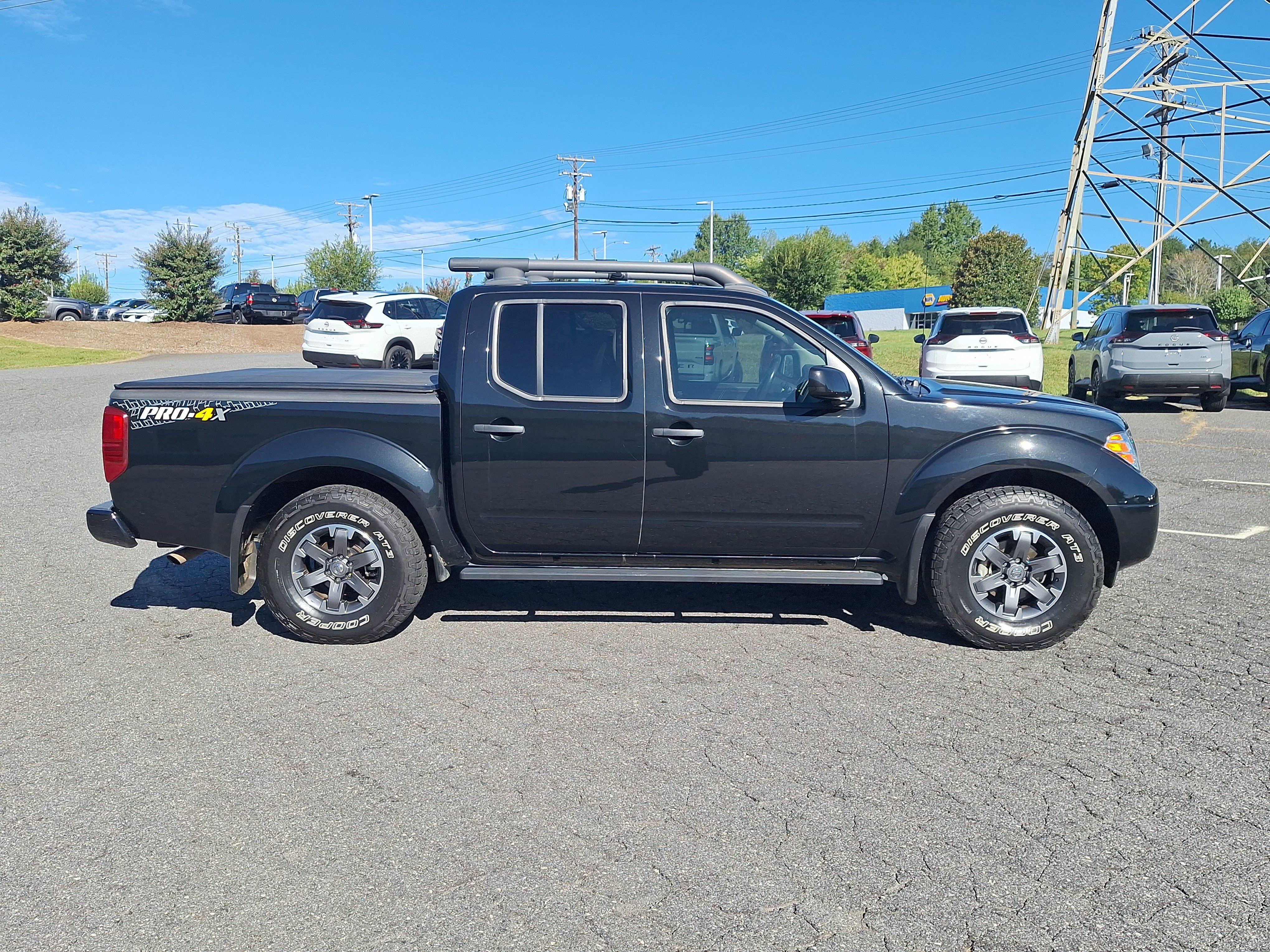 Used 2020 Nissan Frontier PRO-4X w/ Pro-4x Utility Package AWD/4WD image 4