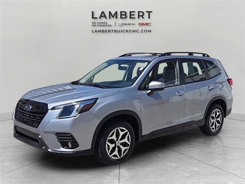 Used 2023 Subaru Forester Premium AWD/4WD image 1