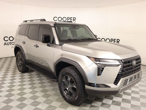 Used 2024 Lexus GX 550 image 1