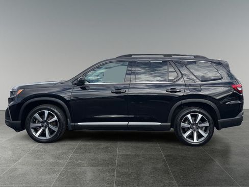 Used 2023 Honda Pilot Touring image 4