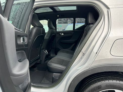 Used 2023 Volvo XC40 Recharge Plus image 53