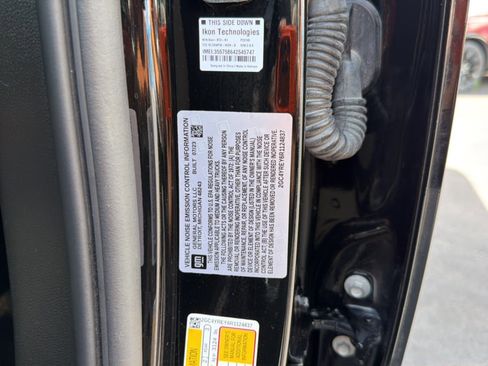 Used 2024 Chevrolet Silverado 2500 High Country w/ Technology Package image 28