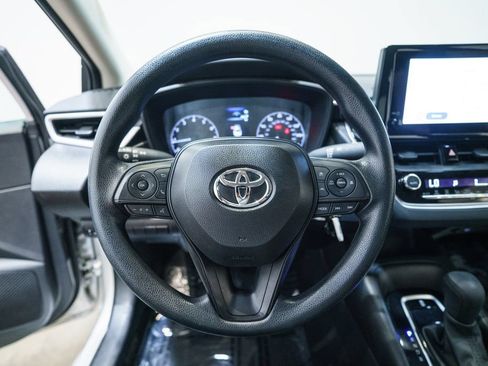 Used 2025 Toyota Corolla LE FWD image 16