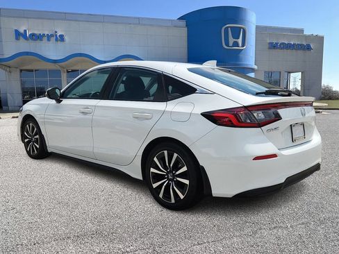 Used 2023 Honda Civic EX-L image 3
