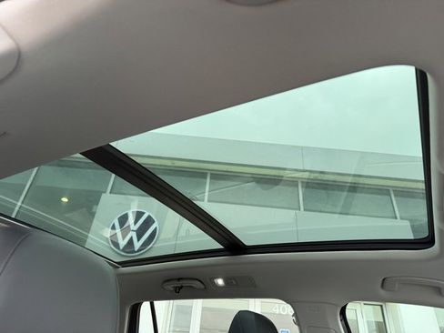 Used 2020 Volkswagen Tiguan SE image 24