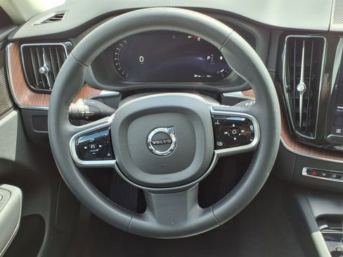 Certified 2023 Volvo XC60 B5 Ultimate w/ Climate Package FWD image 25