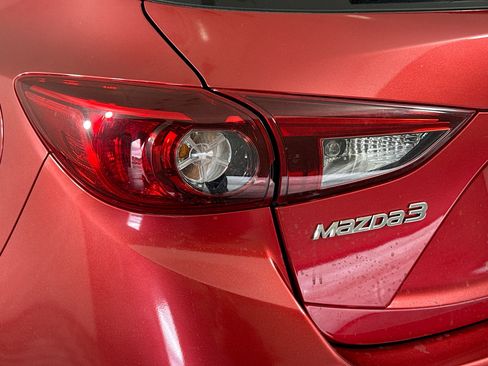 Used 2016 MAZDA MAZDA3 i Grand Touring image 37
