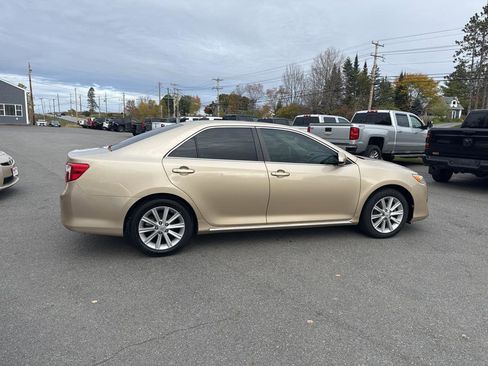 Used 2012 Toyota Camry XLE image 4