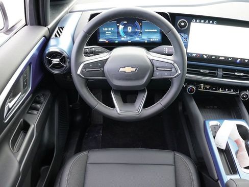 New 2026 Chevrolet Equinox EV LT image 12