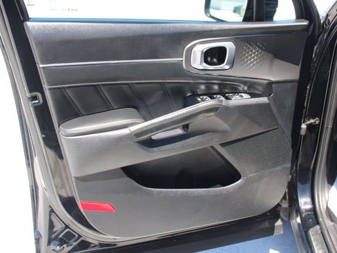 Used 2022 Kia Sorento SX FWD image 9