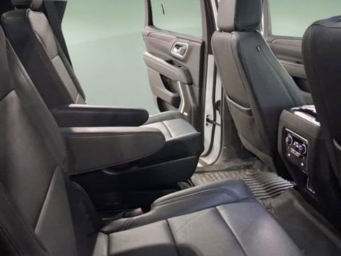 Used 2024 Chevrolet Tahoe Z71 w/ Luxury Package AWD/4WD image 15