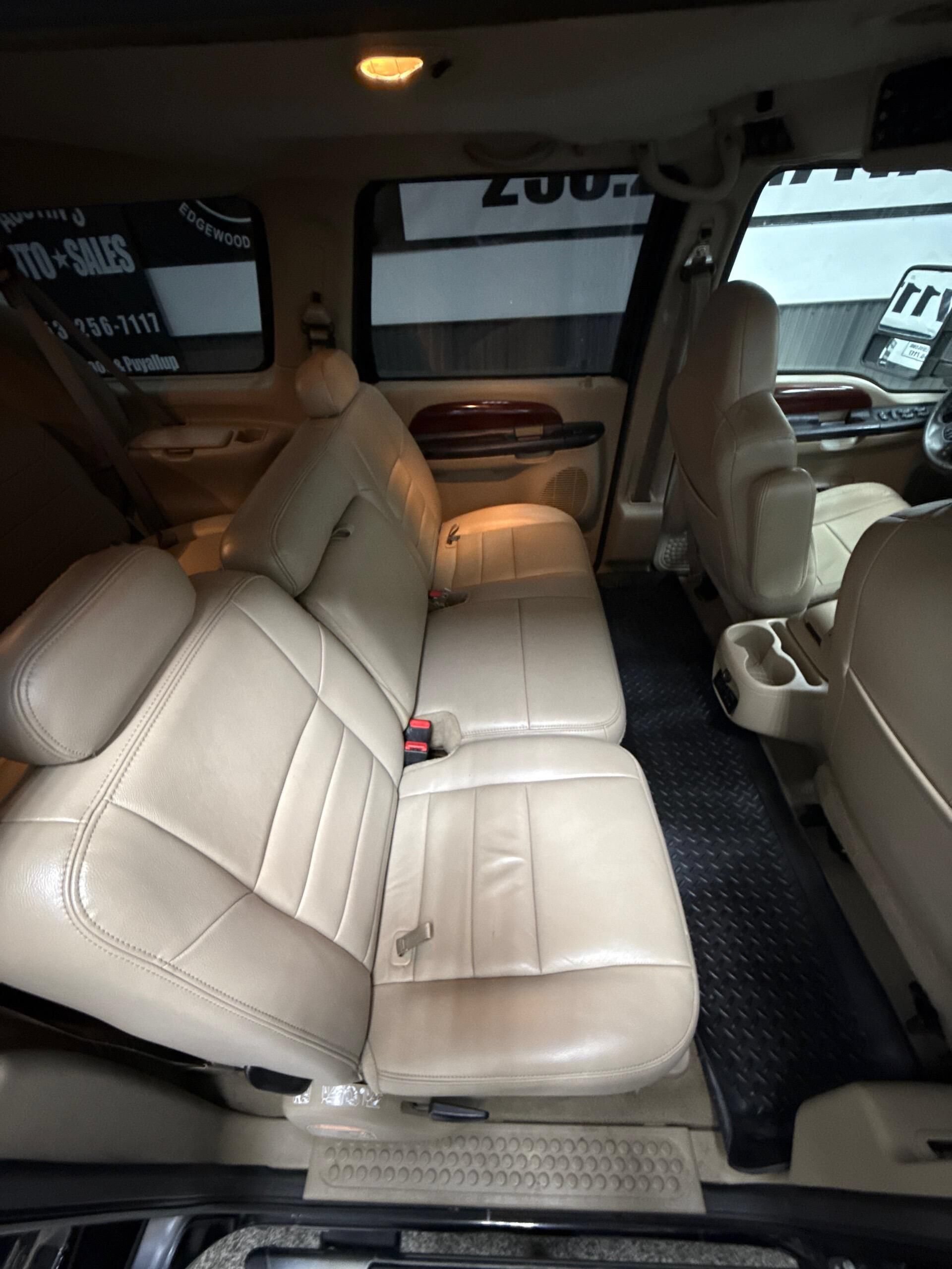 Used 2005 Ford Excursion Limited AWD/4WD image 27