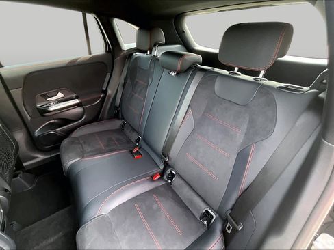 Used 2026 Mercedes-Benz GLA 250 4MATIC image 22