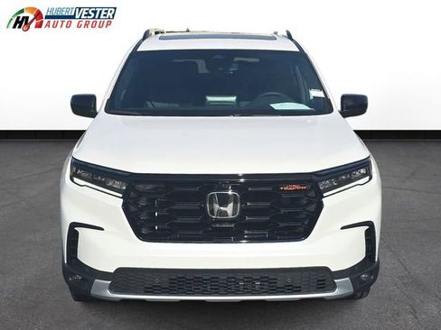 New 2025 Honda Pilot TrailSport image 3