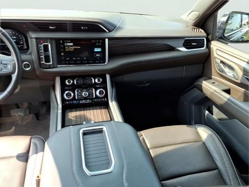 Used 2024 GMC Yukon XL Denali w/ Denali Reserve Package AWD/4WD image 15