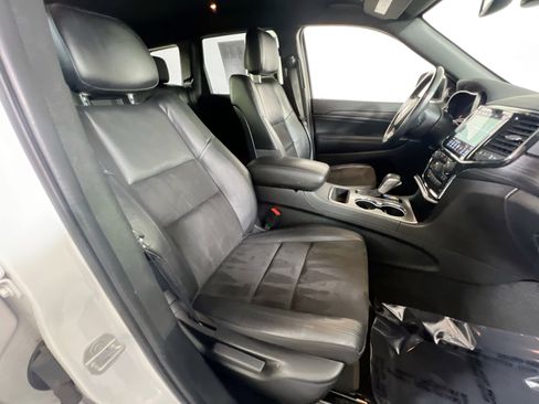 Used 2022 Jeep Grand Cherokee Laredo X image 27