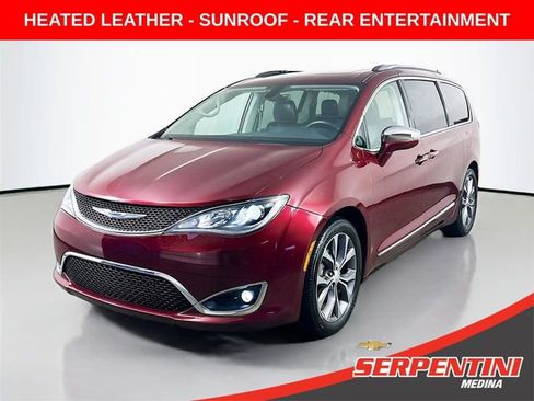 Used 2018 Chrysler Pacifica Limited w/ Tire & Wheel Group image 1