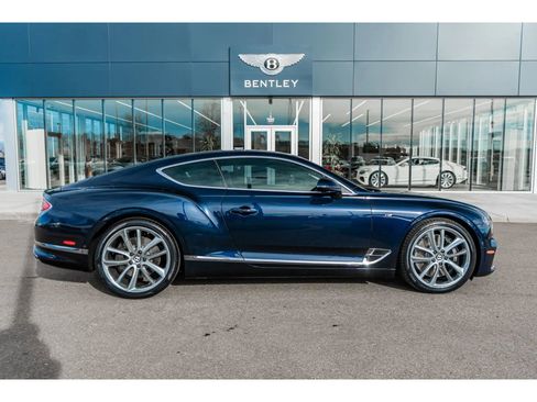 Used 2022 Bentley Continental GT V8 image 40