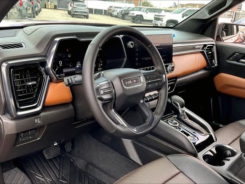 Used 2026 GMC Canyon AT4 w/ Technology Plus Package image 36