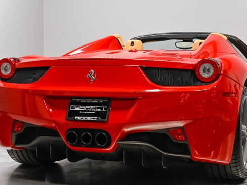 Used 2013 Ferrari 458 Spider RWD image 58