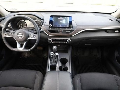 Certified 2025 Nissan Altima 2.5 SV FWD image 21