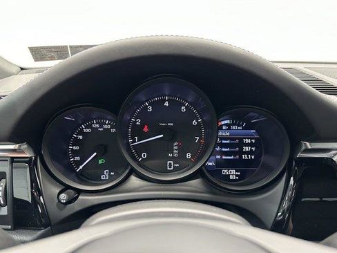 New 2025 Porsche Macan image 23