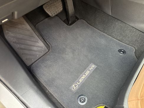 Used 2024 Lexus NX 250 FWD w/ Towing Package (2000 Lbs) image 17