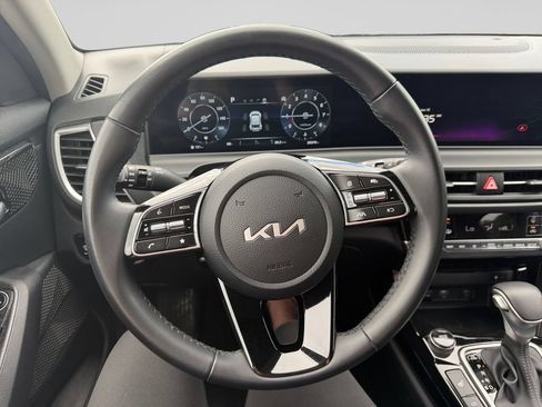 Certified 2024 Kia Seltos EX AWD/4WD image 13