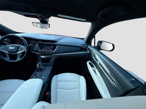 Used 2022 Cadillac XT5 Sportv w/ Technology Package image 24