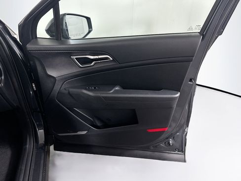 Used 2024 Kia Sportage LX image 29