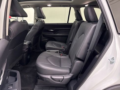 Used 2024 Toyota Grand Highlander AWD image 24