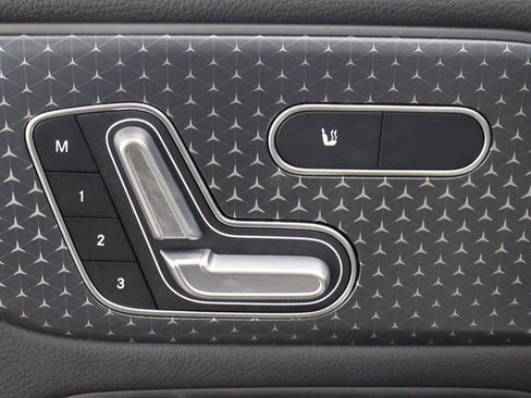 Used 2025 Mercedes-Benz GLA 250 4MATIC image 39