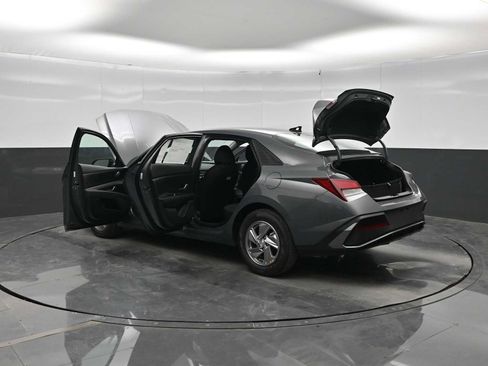 New 2026 Hyundai Elantra SE FWD image 43