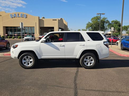 Used 2023 Toyota 4Runner SR5 Premium image 9