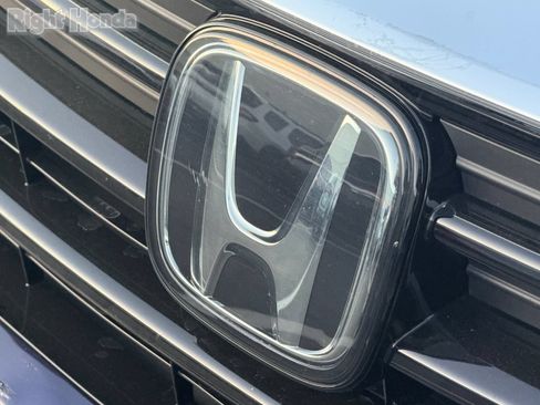 Used 2024 Honda Odyssey EX image 8