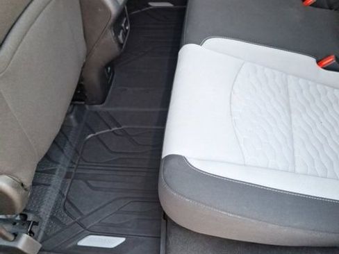 Used 2018 Chevrolet Equinox LT w/ Sun & Infotainment Package image 23