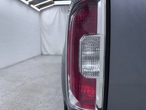 Used 2022 GMC Canyon Elevation w/ Trailering Package RWD image 10
