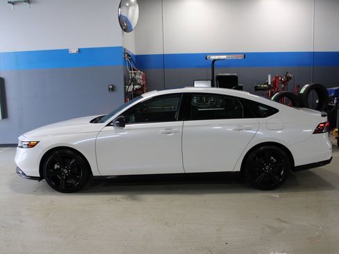 Used 2024 Honda Accord Sport image 13