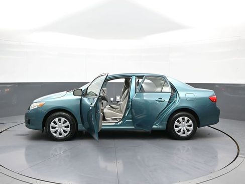 Used 2010 Toyota Corolla LE FWD image 42