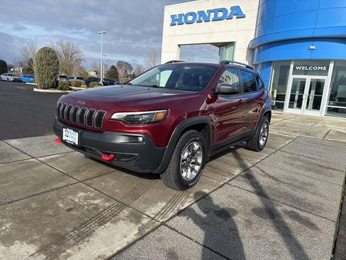 Used 2019 Jeep Cherokee Trailhawk image 13