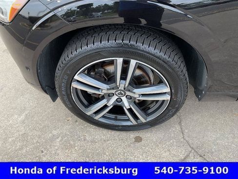 Used 2018 Volvo XC60 T6 Momentum w/ Advanced Package AWD/4WD image 10