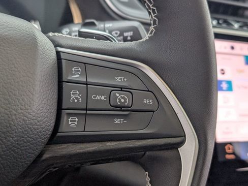 New 2025 Jeep Grand Cherokee Limited image 24