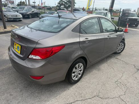 Used 2017 Hyundai Accent SE FWD image 4
