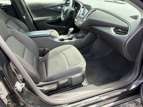 Used 2025 Chevrolet Malibu LT FWD image 13